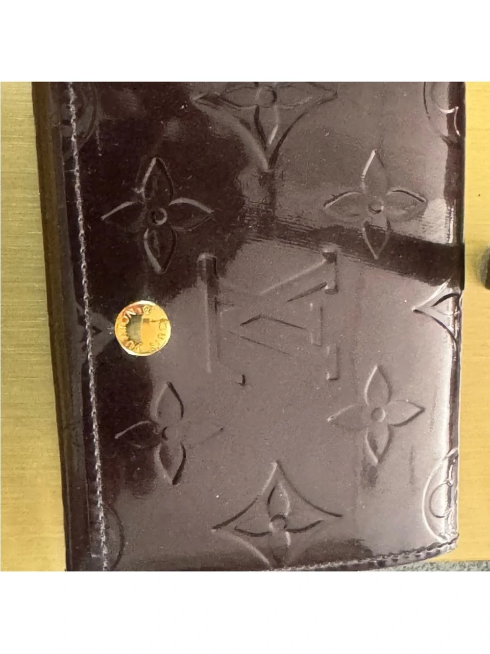 Louis Vuitton compact louis